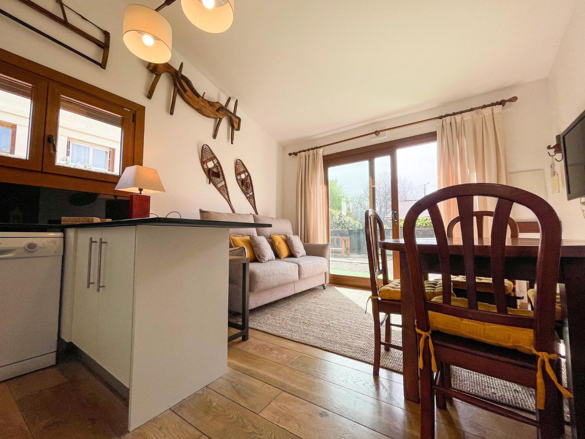 Bonita Casa. Gran Jardin. Con Wifi. Villa บูร์ก-มาดาม ภายนอก รูปภาพ