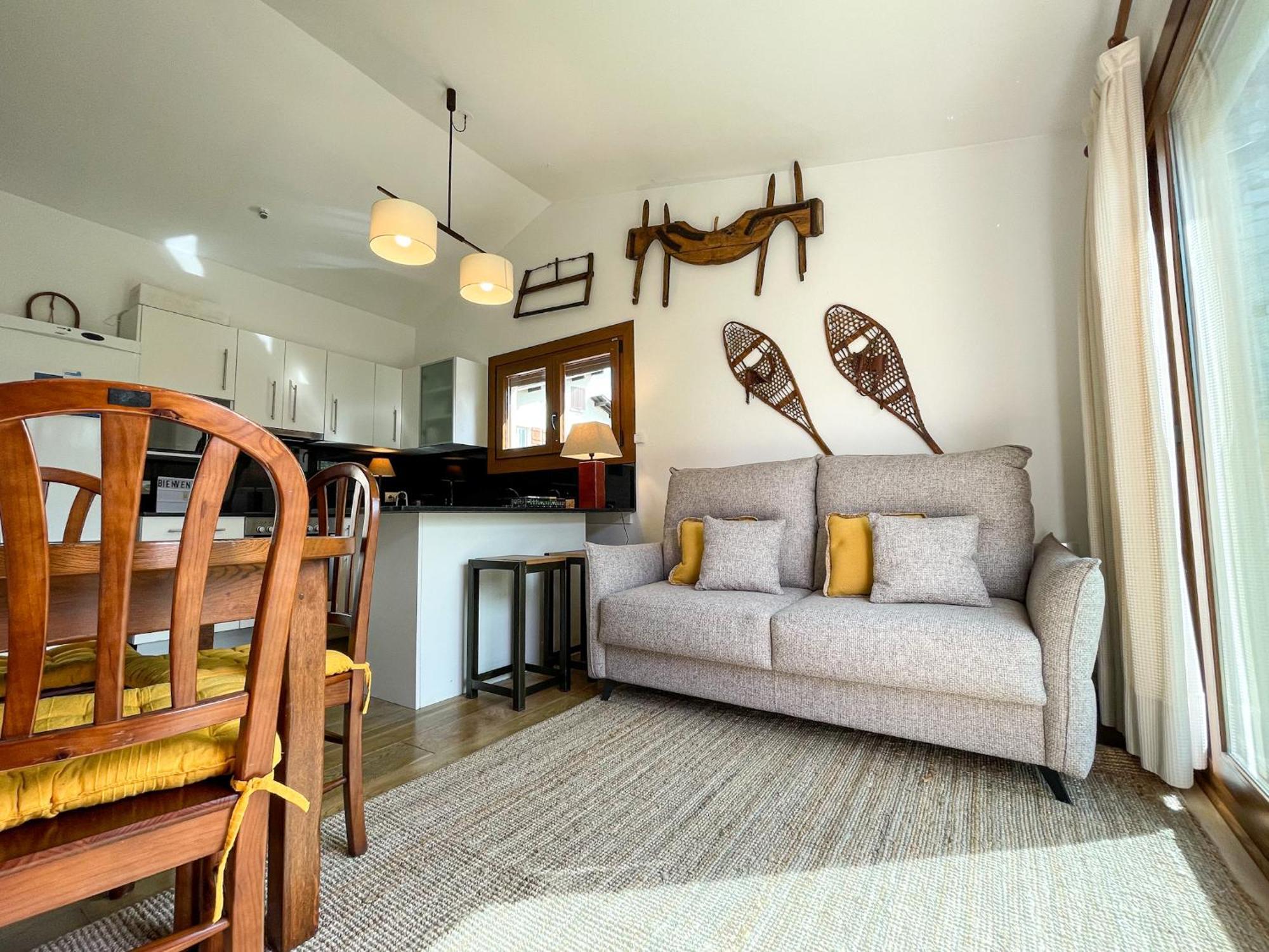 Bonita Casa. Gran Jardin. Con Wifi. Villa บูร์ก-มาดาม ภายนอก รูปภาพ
